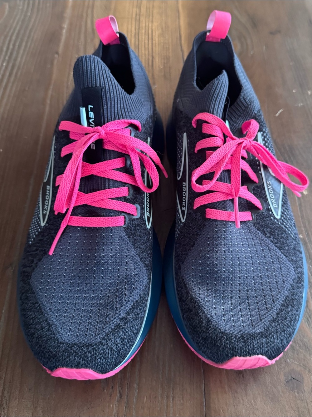 Brooks Levitate StealthFit 5 Black Pink Great Condition Women 5